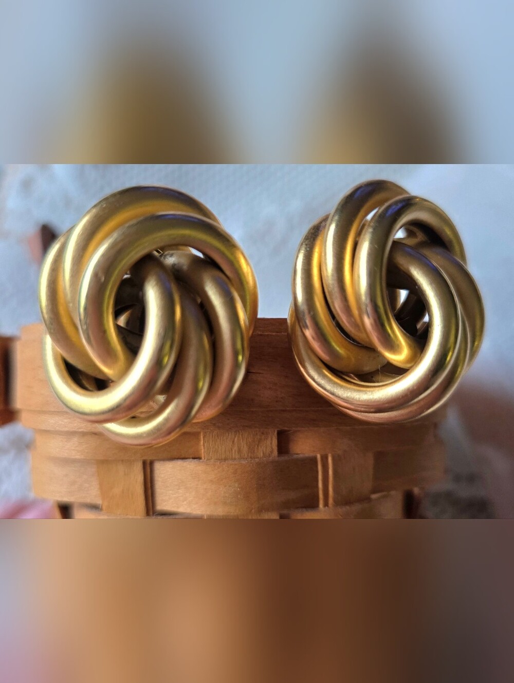 Vintage Anne Klein Gold Swirl Knot Clip On Earrings Patented Cloverleaf Paddle